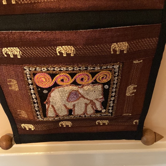 Three Baby Elephants Oriental Wall Hanging with Sequins NWOT - Picture 7 of 7